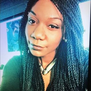 Meet your Posher, Candace